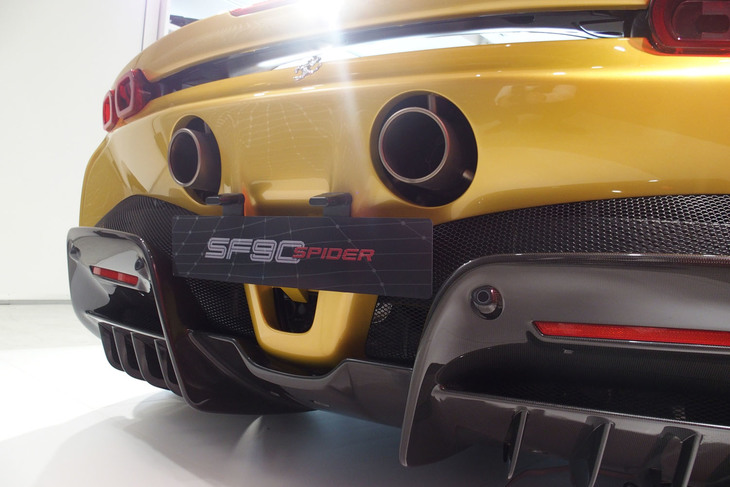 フェラーリSF90スパイダー（リアセクション）
