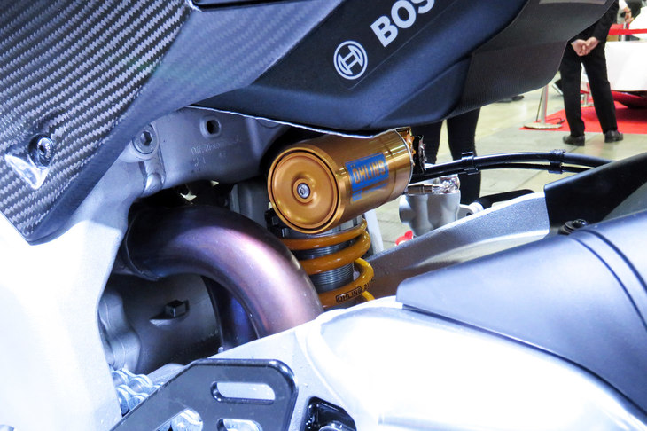 アプリリアRSV4 1100ファクトリー