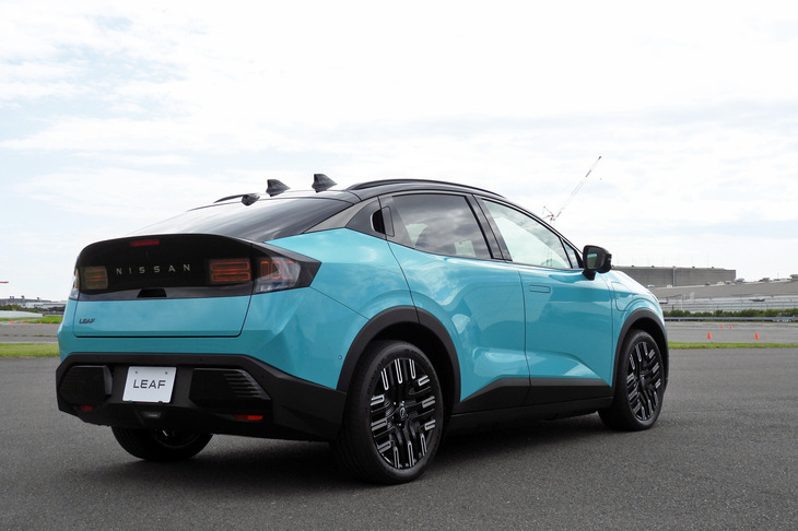 日産リーフB7 G（エクステリア）