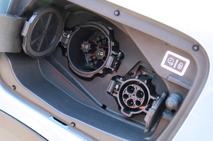 シトロエンE-C4エレクトリック（充電口）