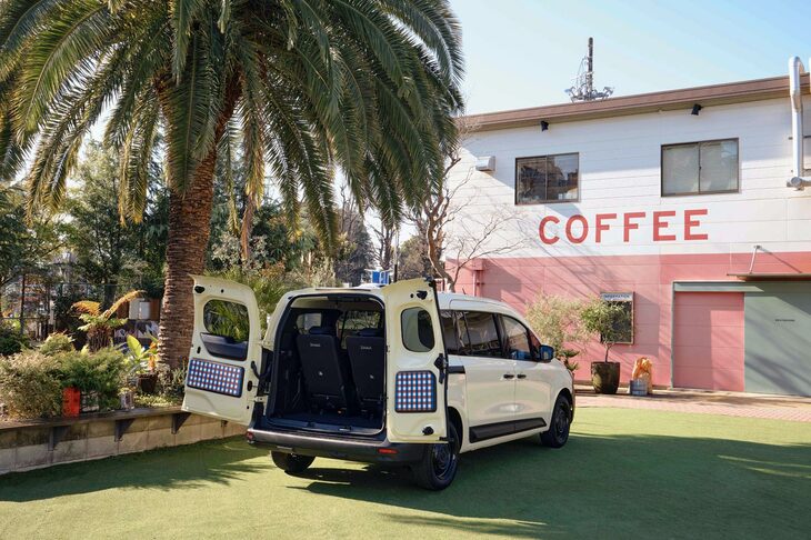 年に数度の多人数乗車に備える、一般的なミニバンユーザーはもちろん、普段から多人数や大荷物を運んで遠出するようなヘビーユーザーにも、「グランカングー」をぜひ試してほしい。