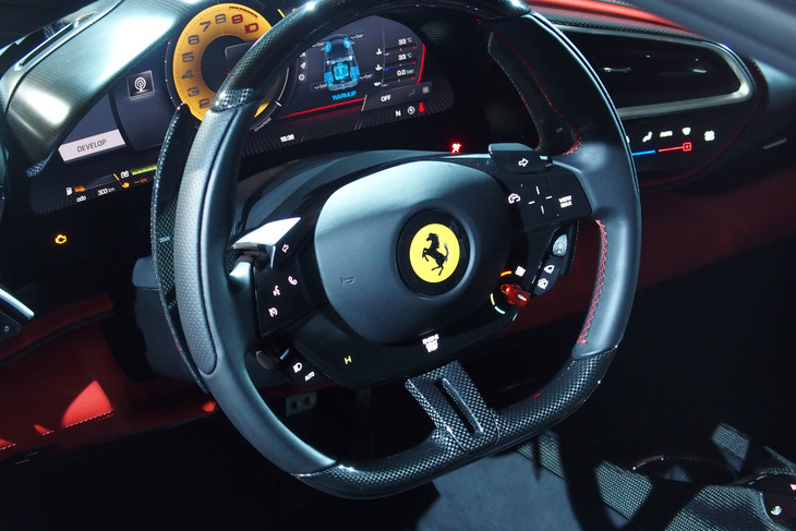 フェラーリ296GTB（ステアリングホイール）