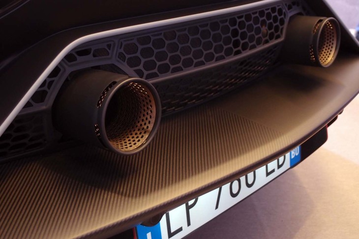 ランボルギーニ・アヴェンタドールLP780-4 Ultimae（エキゾーストパイプ）