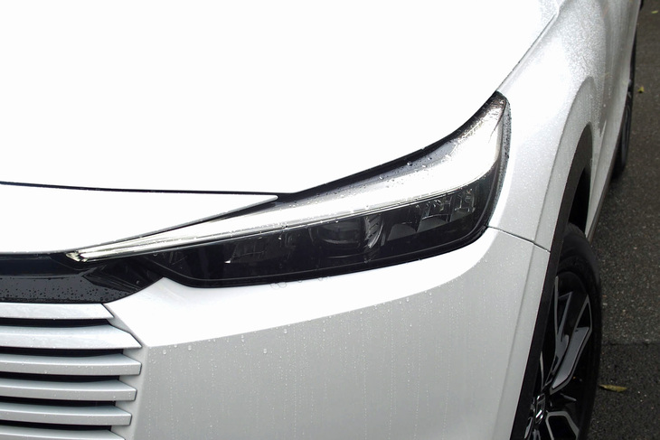 ホンダ・ヴェゼルe：HEV Z（ヘッドランプ）