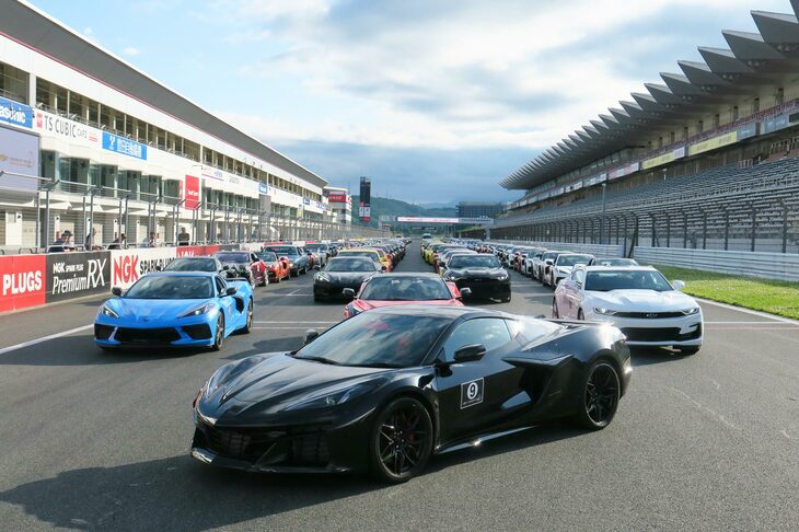 大盛況＆大成功に終わった「CHEVROLET FAN DAY 2023」。顔なじみのスタッフさんに「来年は、これを超えないといけませんね。大変ですね」と話しかけると、「もちろんです！」と力強く答えていた。気の早い話だけれど、今から「CHEVROLET FAN DAY 2024」が楽しみである。