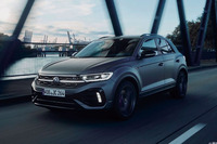 「フォルクスワーゲンTロックR」にブラックパーツで飾った限定車