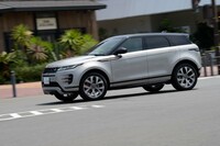 駆動方式は4WD。フロントを最高出力200PSのエンジンが、リアを同109PSのモーターがそれぞれ駆動する。