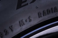 「M＋S」タイプであることを示す記号がレイアウトされる。急な天候変化にも慌てずにすむのが心強い。