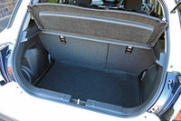 スズキが新型「スイフト」を発表　より洗練されたコンパクトモデルに進化の画像