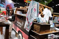「ハイゼット トラック」の物販車には、初音ミクグッズが。中には当日分完売の商品もあった。