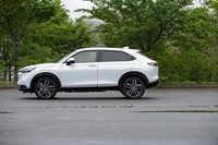 見た目が大きく変わったように見えるが、岡部さんが「基本的な考え方は先代モデルと変わっていない」という新型「ヴェゼル」。「8年分のアップデート」を施しているのだという。