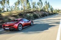 モーターの最高出力は167PS、
	最大トルクは315N・mで、135km/hまでの車速ならEV走行が可能。ペダルワークを気にすれば、高速道路や上りのワインディングロードでも電気だけで走ることができた。