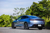 4ドアセダンでありながらクーペのようなフォルムが特徴的な「シール」のエクステリア。デザインを手がけたのはアウディグループのデザイン部長を務めたドイツ人のウォルフガング・エッガー氏である。