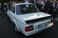 BMWがコンセプトカー「2002オマージュ」を発表の画像