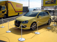 フォルクスワーゲン フェストの3日前に発表されたゴルフGTIの特別仕様車「ゴルフGTIピレリ」。1000台の限定販売で、このイエローは170台と稀少。