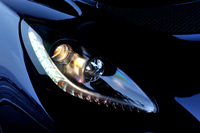 ヘッドライトはメインがハロゲン、スモールとウインカーがLEDとなる。