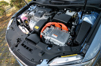 パワーユニットは、160psの2.5リッターガソリンエンジンと143psのモーターの組み合わせ。