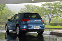 日本では2013年5月20日に披露された7代目「ゴルフ」。同年6月25日に発売となる。