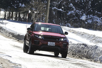 「レンジローバー スポーツ」に続いて「レンジローバー イヴォーク」に試乗。グレードは「SEプラス」。