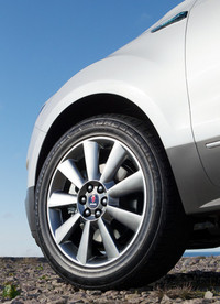 サーブ、新型クロスオーバー「9-4X」を公開の画像