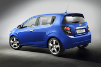 GM、欧州向け新型ハッチバックを公開【パリサロン2010】の画像