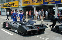 スリップストリームの効果を左右するテールウイングの形状は、まだ最終決定されてないという。「タイヤ交換に手間はかかるが、見た目がカッコイイから」という理由で、リアタイヤはスパッツで覆われている。