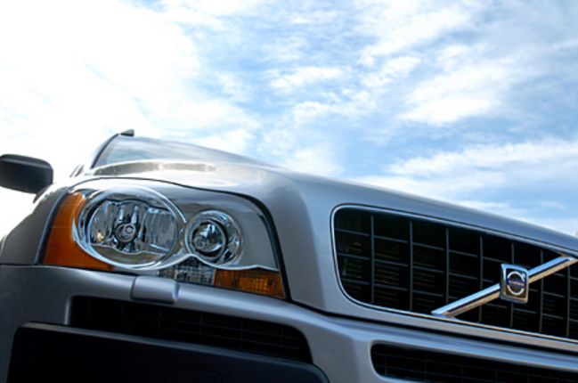 【スペック】全長×全幅×全高＝4800×1900×1780mm／ホイールベース＝2855mm／車重＝2100kg／2.5リッター直5DOHC20バルブターボ・インタークーラー付き（209ps／5000rpm、32.6kgm／1500rpm〜4500rpm）／車両本体価格＝615.0万円（テスト車＝674.0万円）