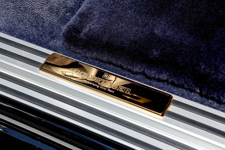 ステップのプレート。