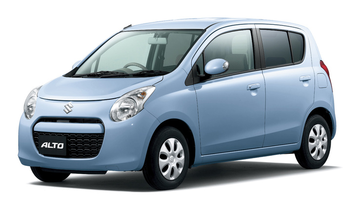 「かしこく、ステキ」というキャッチフレーズを掲げて2009年に登場した7代目「アルト」。ソフトなデザインの5ドアハッチバックボディーに積まれるパワーユニットは660cc直3 DOHC 12バルブの自然吸気のみで、変速機は5段MTか4段AT、またはCVT。