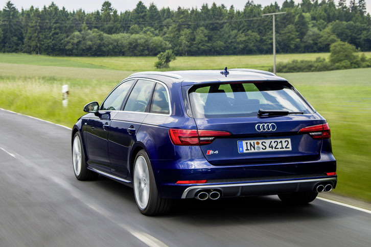 アウディS4アバント（エクステリア）