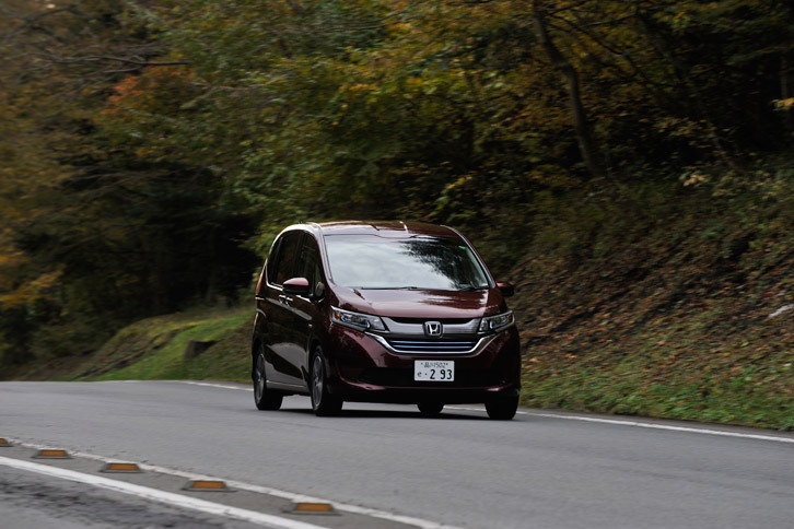 
	「フリード」シリーズのハイブリッド車のパワーユニットは、基本的に「ホンダ・シャトル」のものと同じ。ただし、トランスミッションのギア比は変更されている。
	