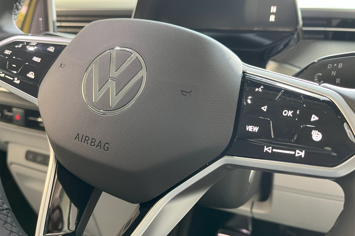 フォルクスワーゲンID.Buzz（ステアリングスイッチ）