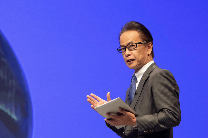 記者会見のトップバッターとしてプレゼンテーションを行ったトヨタ自動車の友山茂樹副社長。