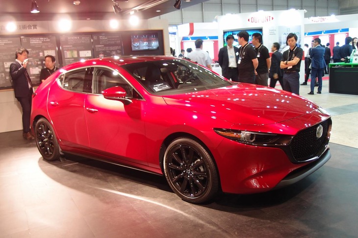 新型マツダ・マツダ3