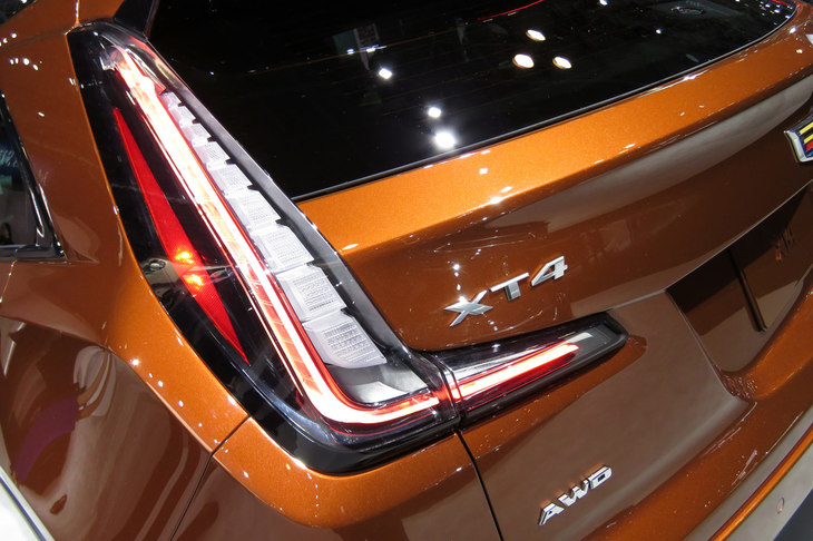 キャデラックXT4（リアコンビランプ）