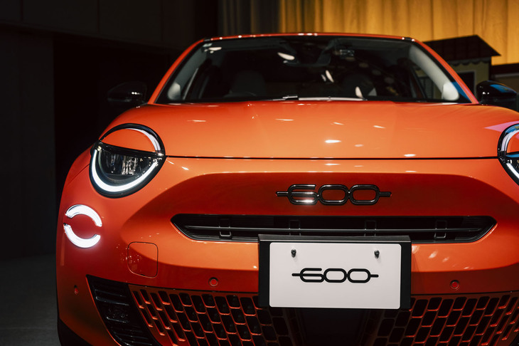 フィアット600e（フロントマスク）