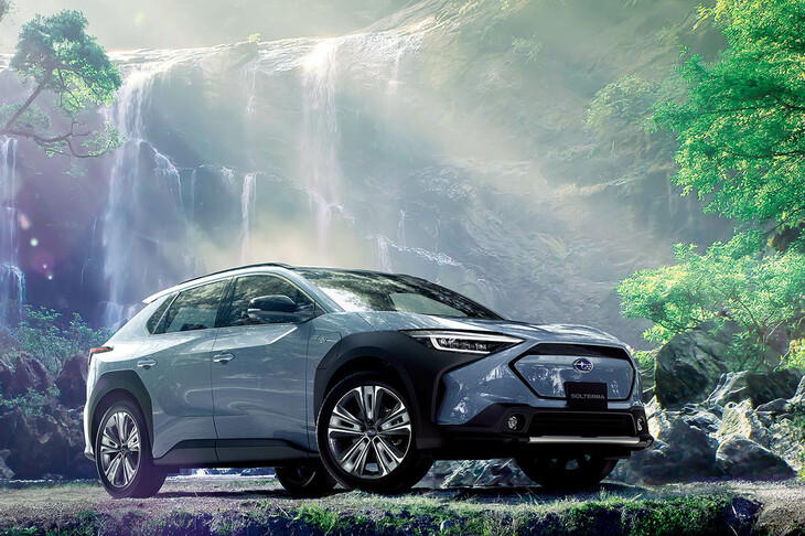 2022年4月に登場した「ソルテラ」は、スバルがトヨタと共同開発したBEV。トヨタブランドの「bZ4X」が姉妹車としてラインナップされる。一充電走行距離はFWD車が530km前後、4WD車が460km前後で、車両本体価格は627万円から715万円。
