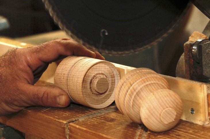 円筒形にしたら、さらに2つに切り分ける。