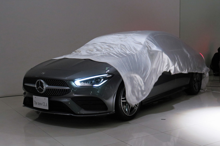 アンベールされる新型「メルセデス・ベンツCLA」。