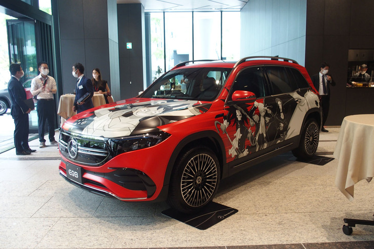 映画『ONE PIECE FILM RED』とのコラボキャンペーンを記念してつくられた「EQB」ラッピングカー。