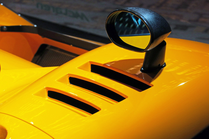 マクラーレンM6GT 1969年（サイドミラー＆フロントフェンダー エアアウトレット）