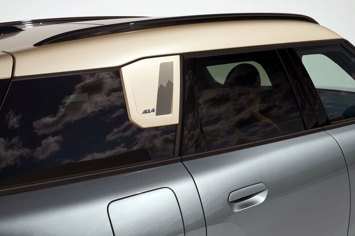 MINIカントリーマン（Cピラー）