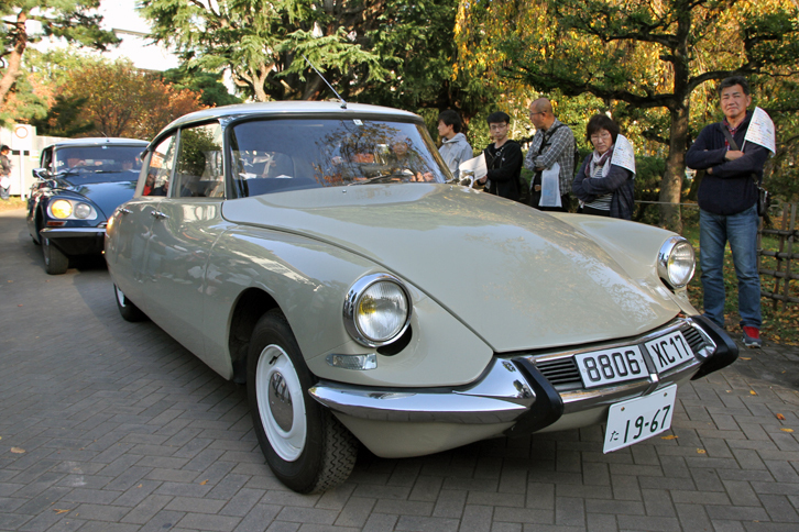 「シトロエンID19」（「DS19」の廉価版）に同「DS21」が続く。