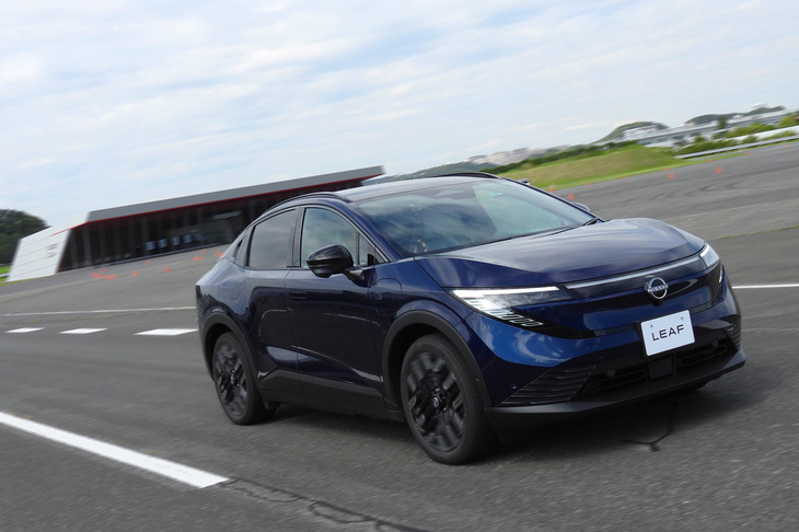 日産リーフB7 G（エクステリア）