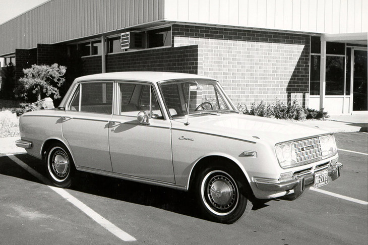 1966年に北米輸出が開始された「トヨタ・コロナ」。米国でも十分に通用する性能を有しており、同市場でのトヨタの販売増に大きく貢献した。