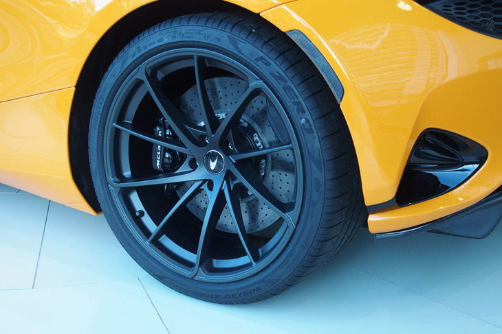 マクラーレン750S（リアホイール）