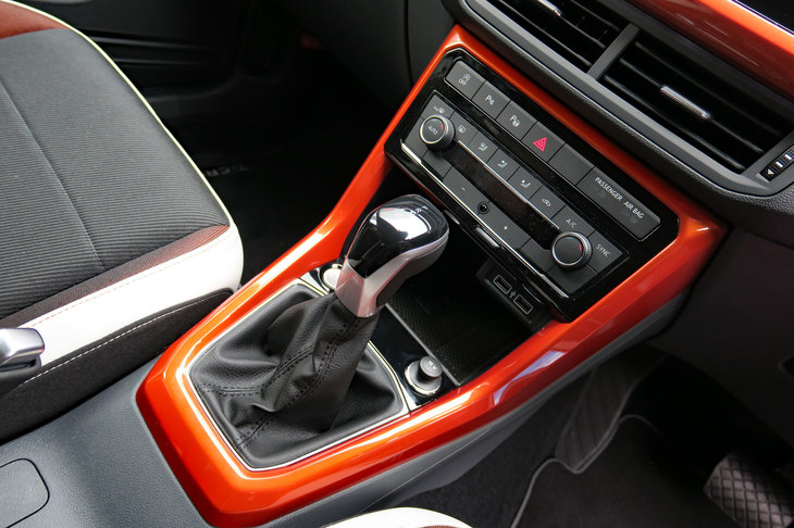 フォルクスワーゲンTクロスTSI 1stプラス（センターコンソール）