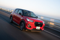 燃費性能はJC08モードで21.2km/リッター、WLTCモードで17.4km/リッターと発表されている。