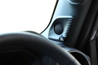 オーディオの仕様もグレードによって異なり、「ZX」には14基のスピーカーからなるJBLプレミアムサウンドシステムが標準で装備される。