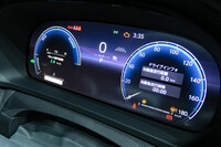 全車に装備される12.3インチTFTカラーメーター。「RS“アドバンスト”」「G“アドバンスト・レザーパッケージ”」「G“アドバンスト”」にはフルカラーのヘッドアップディスプレイも備わる。